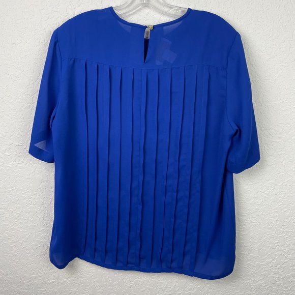 Vintage JORDAN Womans 12 Royal Blue Pleated Front Half Sleeve Button Back Blouse - Picture 3 of 9